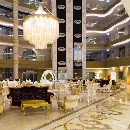 Water Side And Hotel Titreyengol