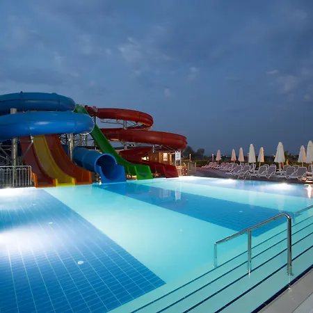 Water Side And Otel Titreyengol