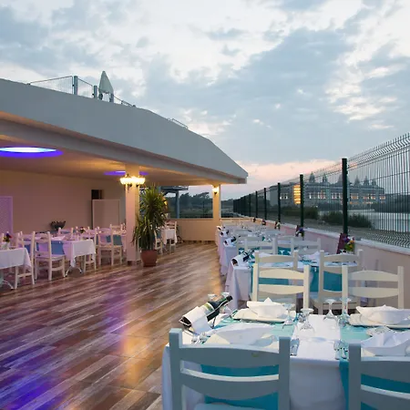 Water Side And Otel 5*