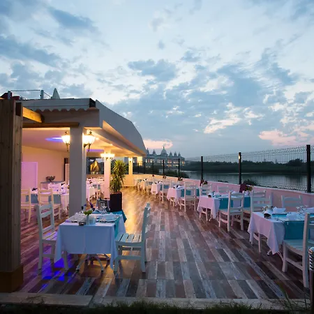 Otel Water Side And Titreyengol
